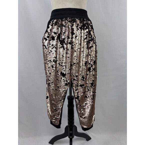 NWT Zumba Glitz + Glam Capri Sweatpants Black Bronze Gold Metallic Spicy Small - Picture 16 of 16